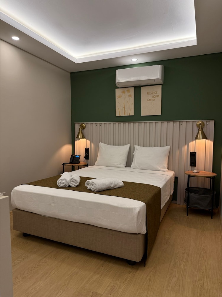 

Firenze - Belek - Red Castle Hotel & Pub