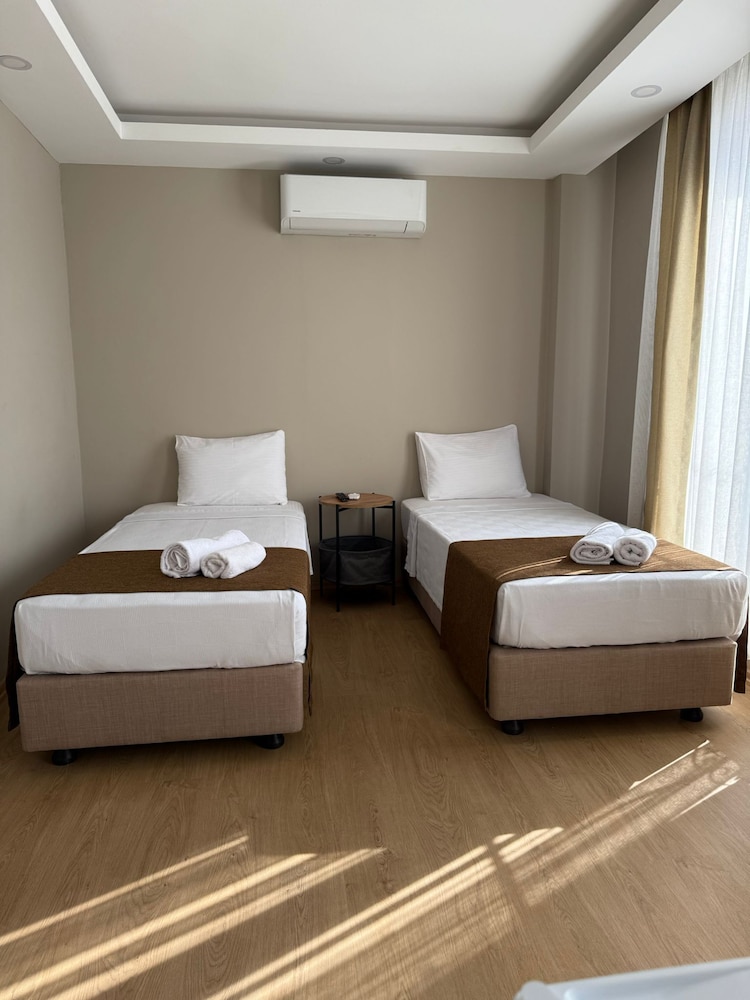 

Roma - Belek - Red Castle Hotel & Pub