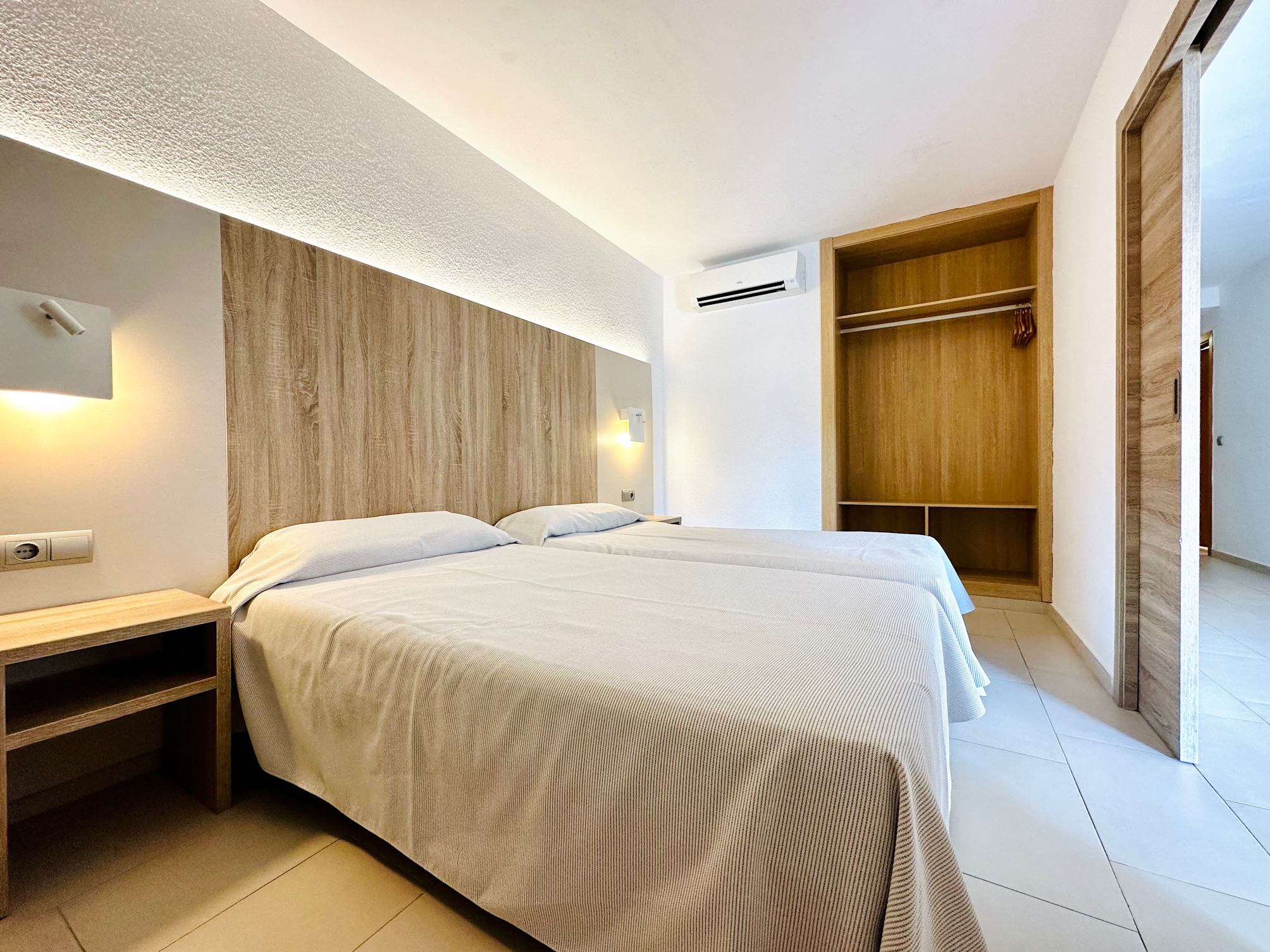 

Milano - Playa d'en Bossa, Ibiza - Apartamentos Jet - Adults Only