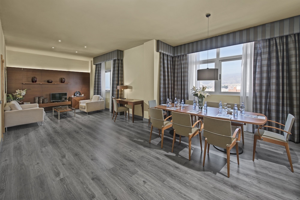 

Napoli - Almería - Elba Almería Business & Convention Hotel