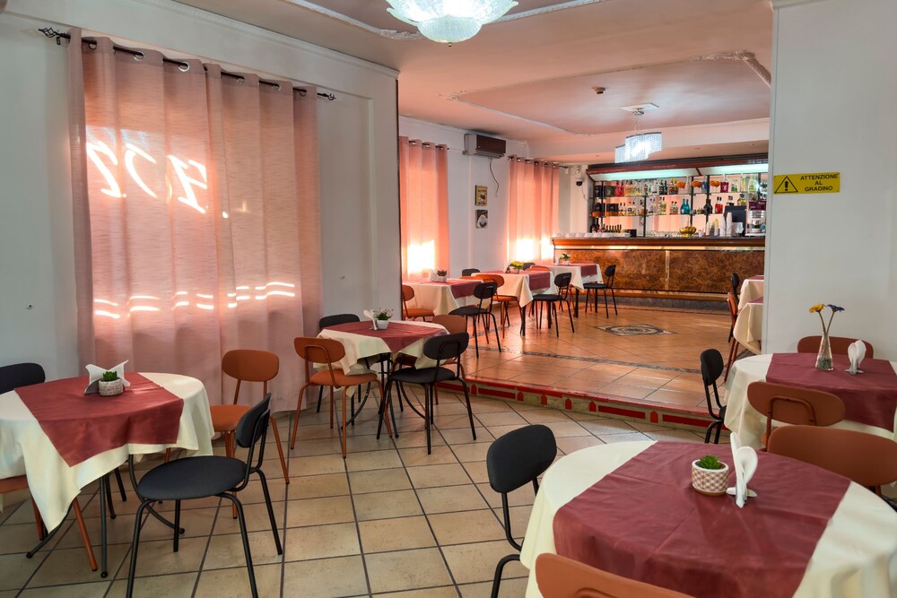 

Milano - Casalnuovo di Napoli - Hotel Martini