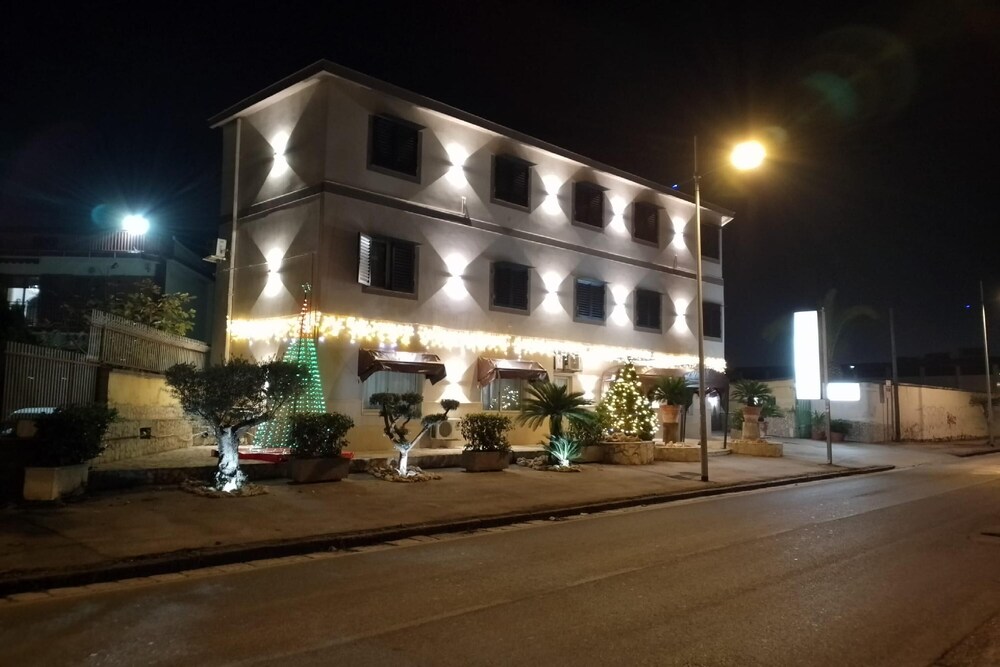 

Milano - Casalnuovo di Napoli - Hotel Martini
