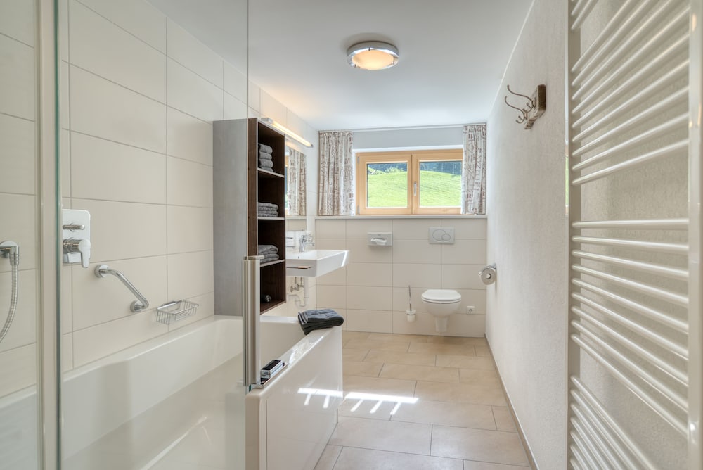 

Catania - Lech am Arlberg - HUS24