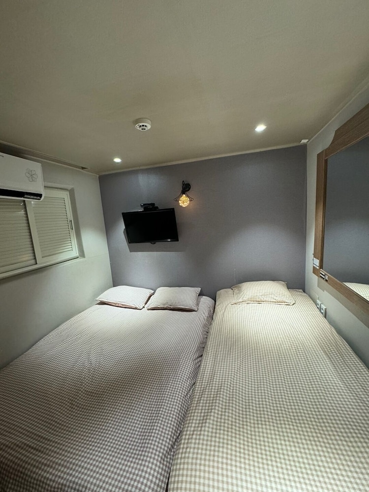

Milano - Seoul - Maison Yongsan Hotel