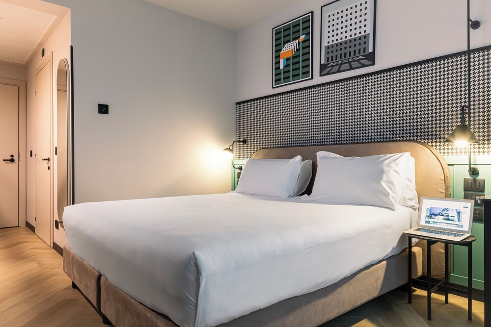 

Olbia - Bologna - Living Place Hotel