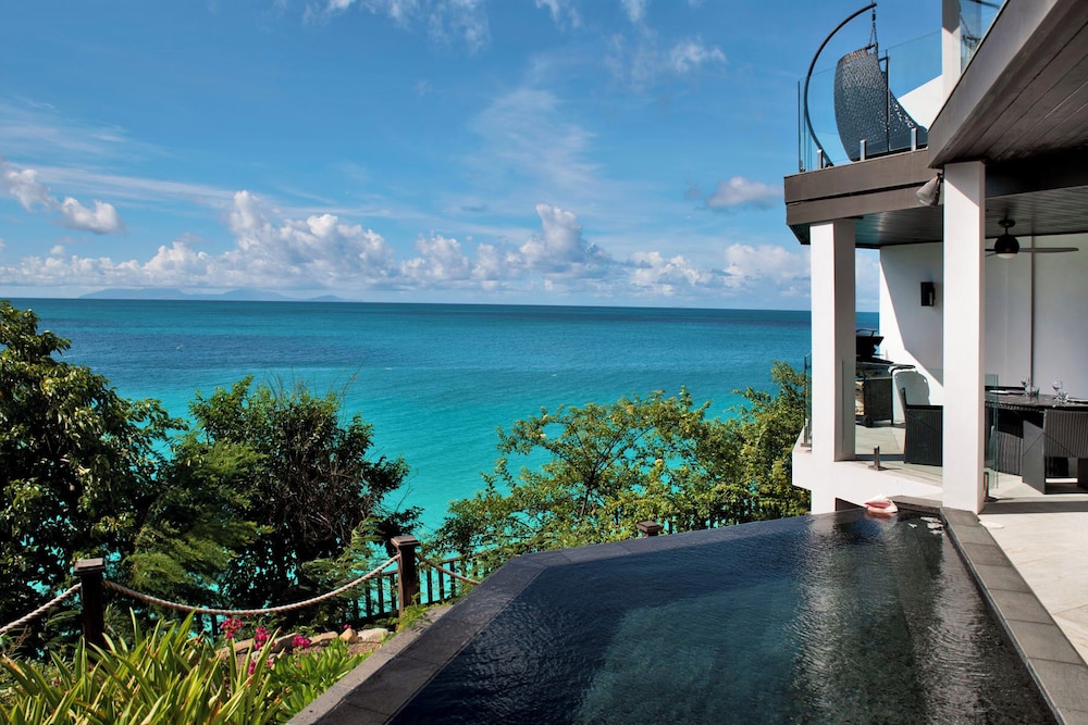 

Roma - Bolans - Tamarind Hills Resort & Villas