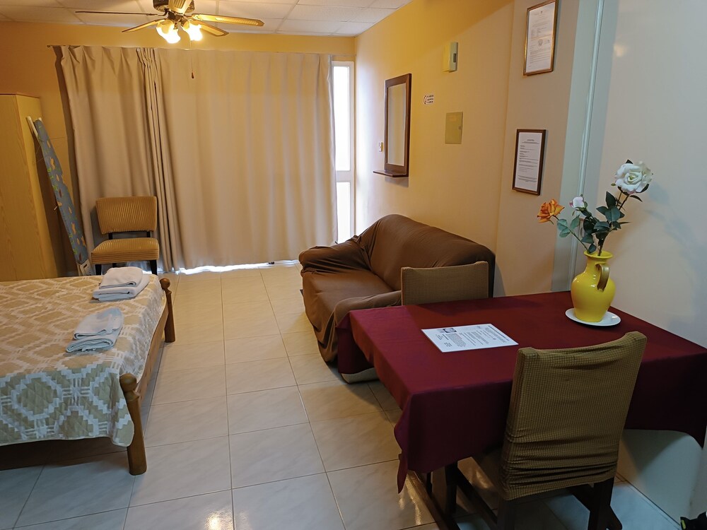 

Roma - Pissouri - Rantzo Holiday Apartments