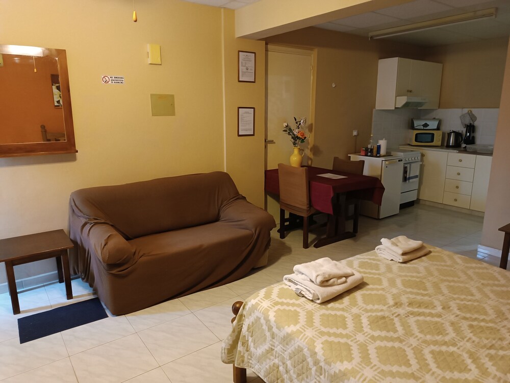 

Venezia - Pissouri - Rantzo Holiday Apartments