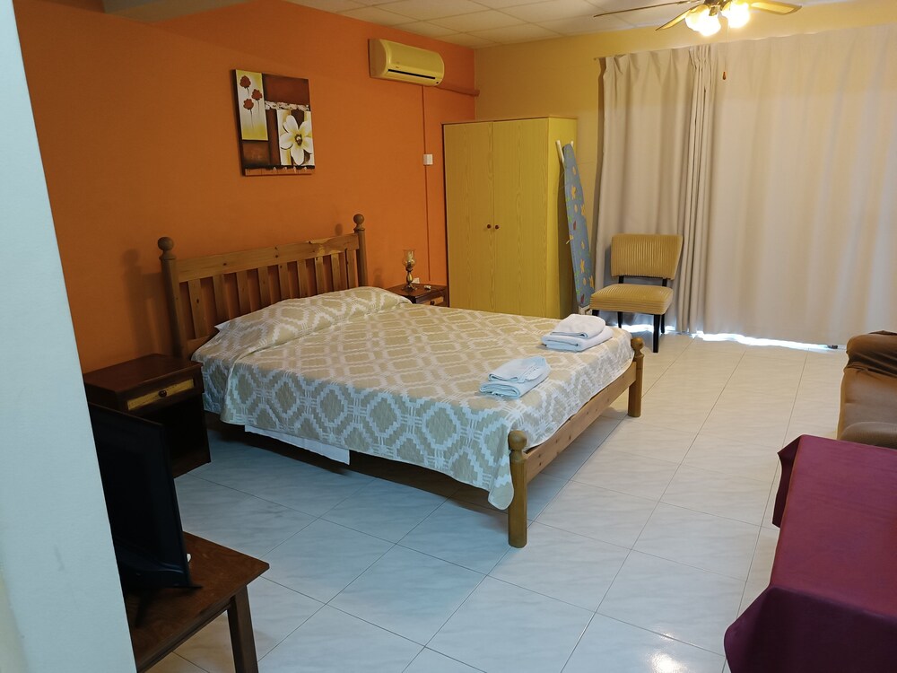 

Roma - Pissouri - Rantzo Holiday Apartments