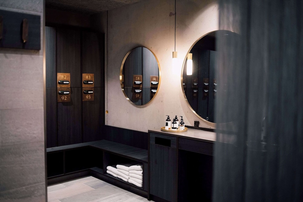 

Trieste - Torshavn - Hotel Føroyar