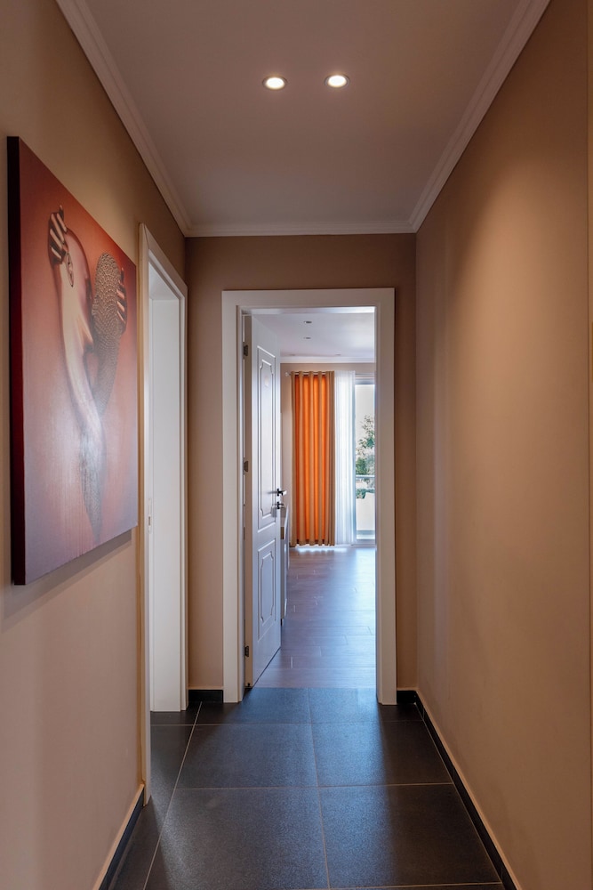 

Napoli - Ksamil - Lider Hotel
