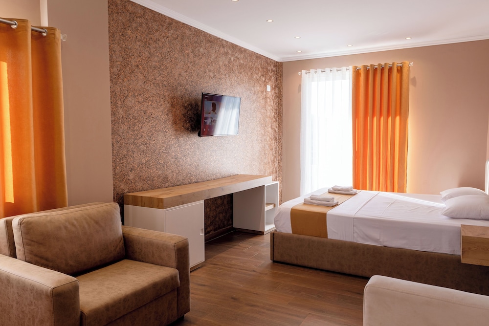 

Pisa - Ksamil - Lider Hotel
