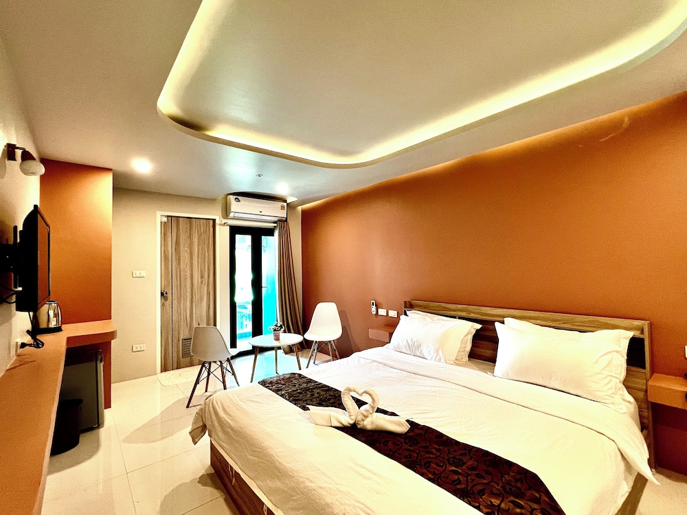 

Bologna - Patong Beach - THE NICE