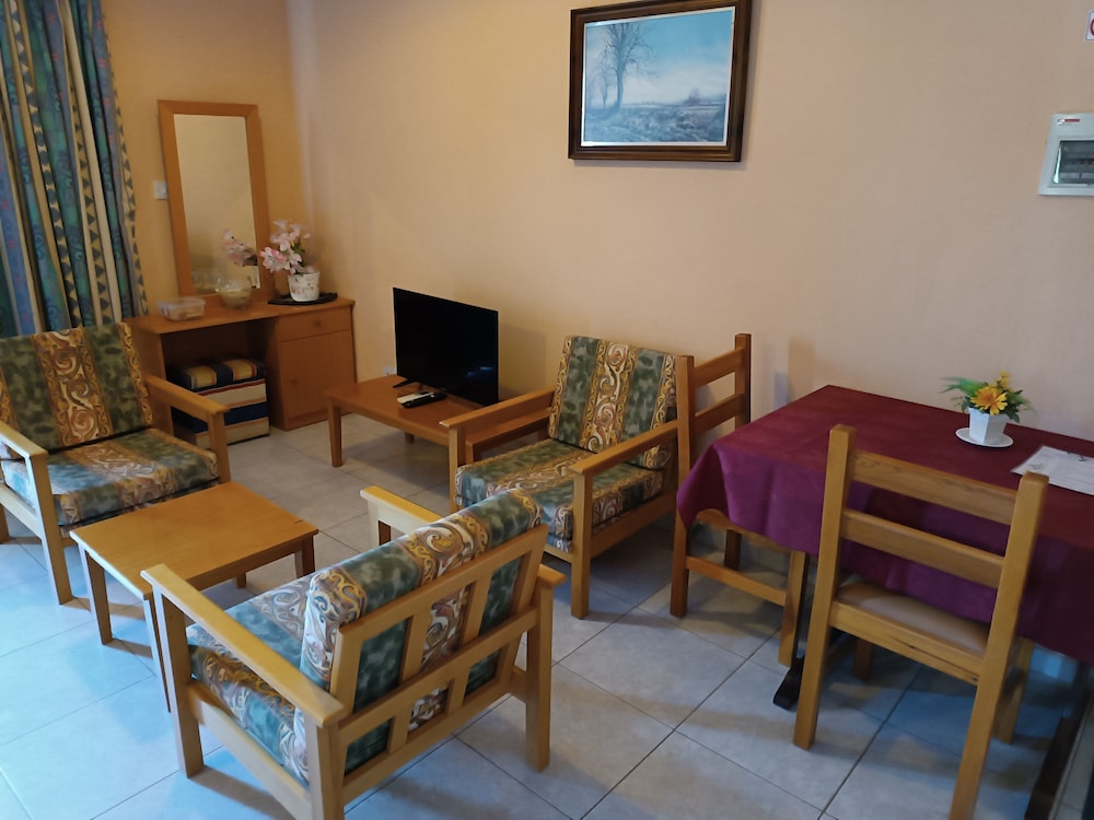 

Milano - Pissouri - Rantzo Holiday Apartments