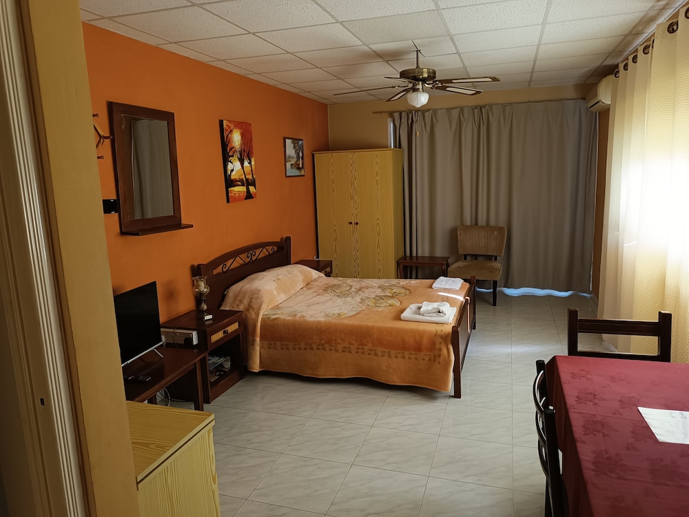 

Venezia - Pissouri - Rantzo Holiday Apartments