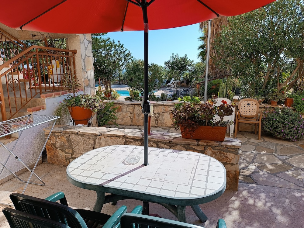 

Venezia - Pissouri - Rantzo Holiday Apartments
