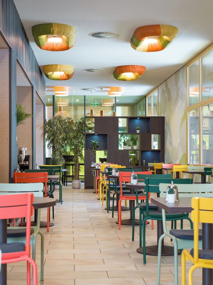 

Napoli - Innsbruck - Hwest Hotel Hall