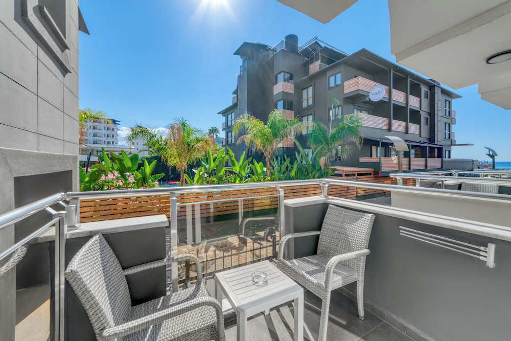 

Napoli - Konaklı - Royalisa Palmiye Beach Hotel Adult Only