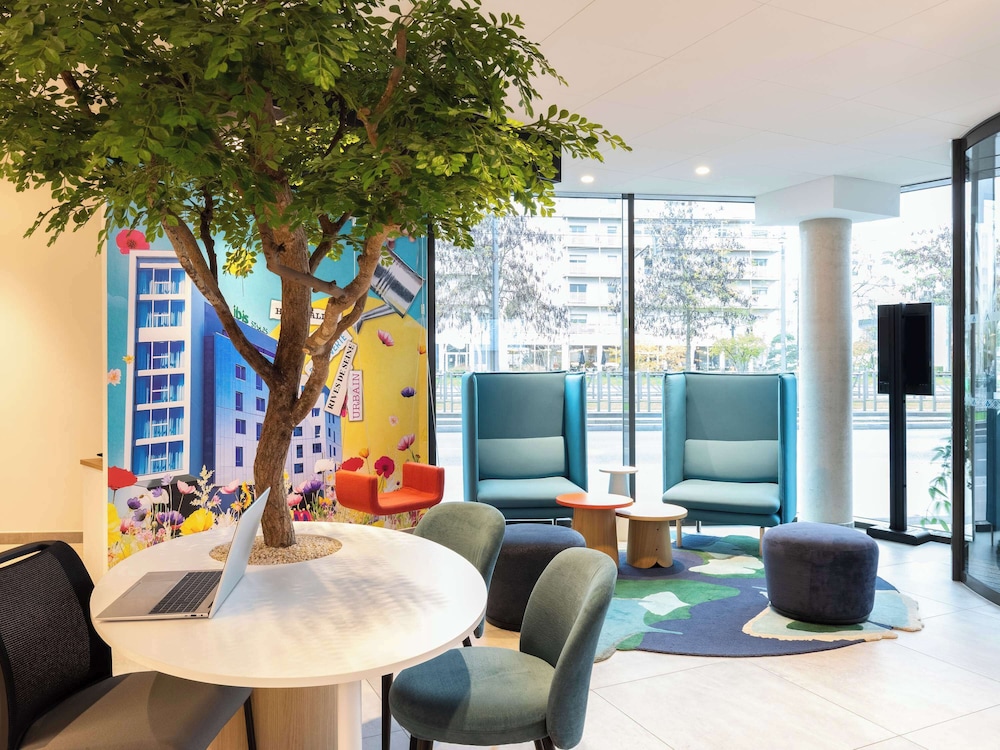 

Roma - Courbevoie - ibis Styles Bezons Paris La Défense