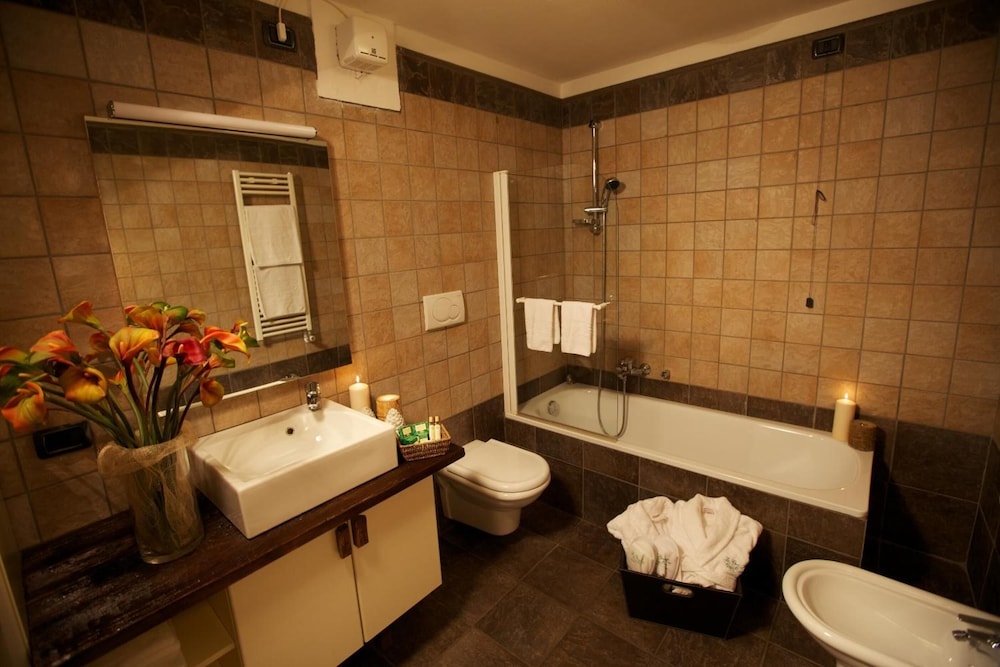 

Napoli - La Thuile - Residence Courmaison