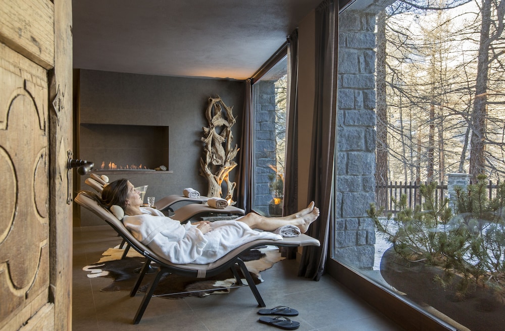 

Lamezia Terme - Cervinia - Hotel Hermitage Relais & Châteaux