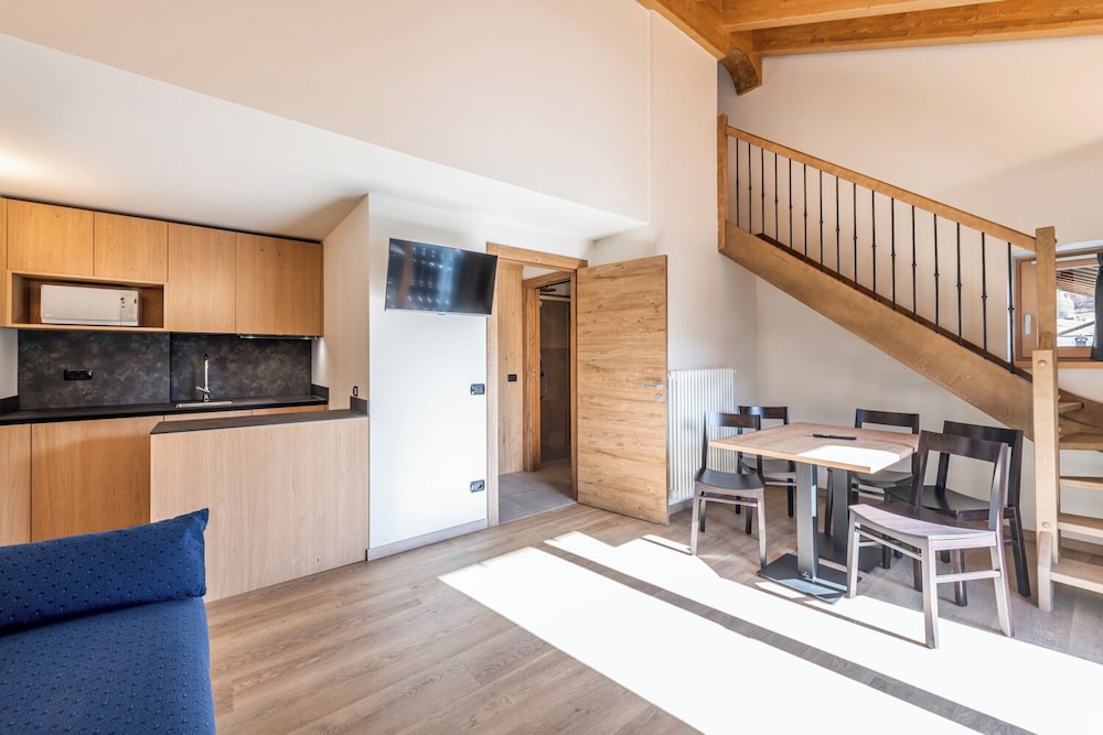 

Catania - Livigno - Residence Nevegall