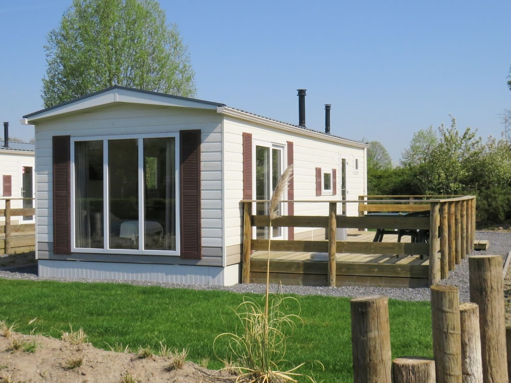 

Milano - Mol - Comfortable Chalet With Microwave in Kempen Region