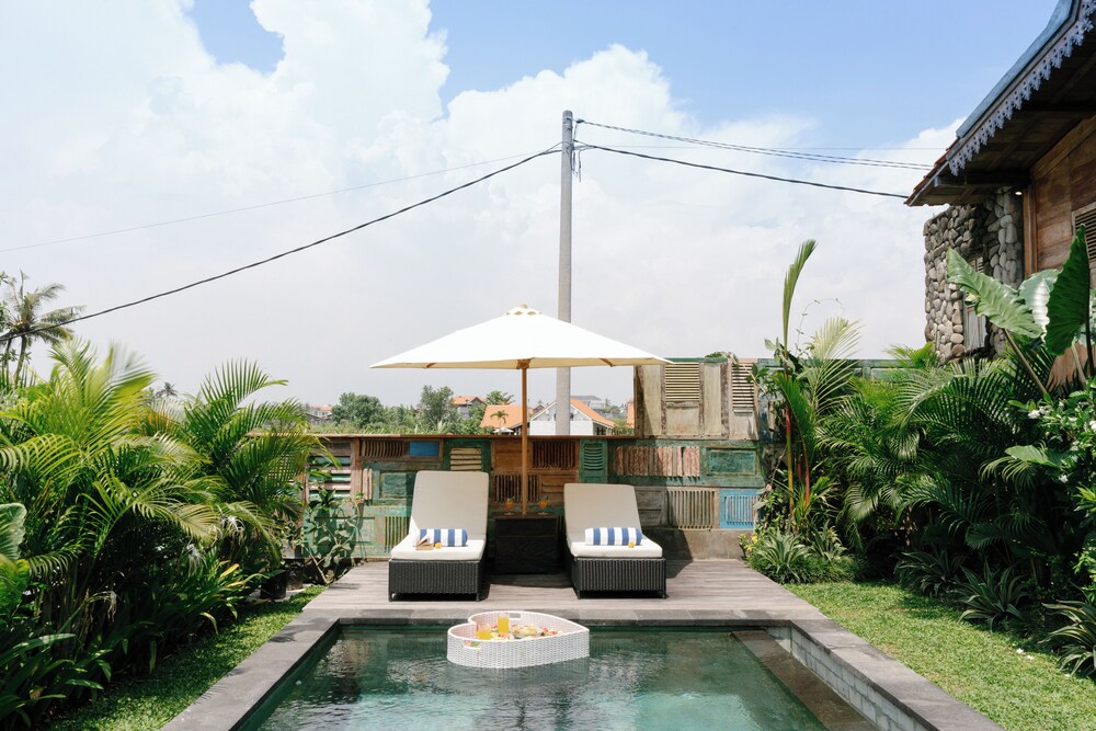 

Napoli - Canggu - Seseh Beach Retreat Villas