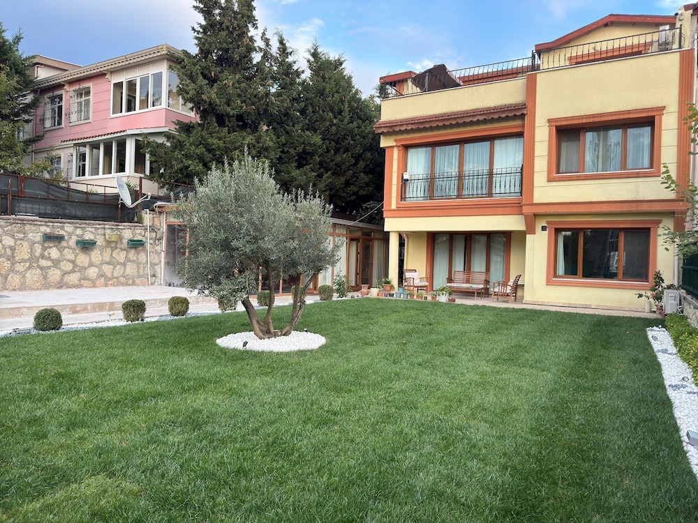 

Milano - Büyükçekmece - Doğa Villa Guest House