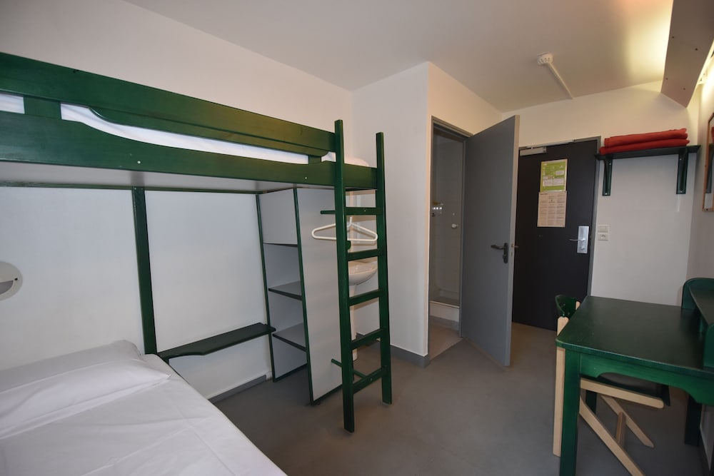 

Cagliari - Bobigny - Auberge de Jeunesse Paris - Le d'Artagnan