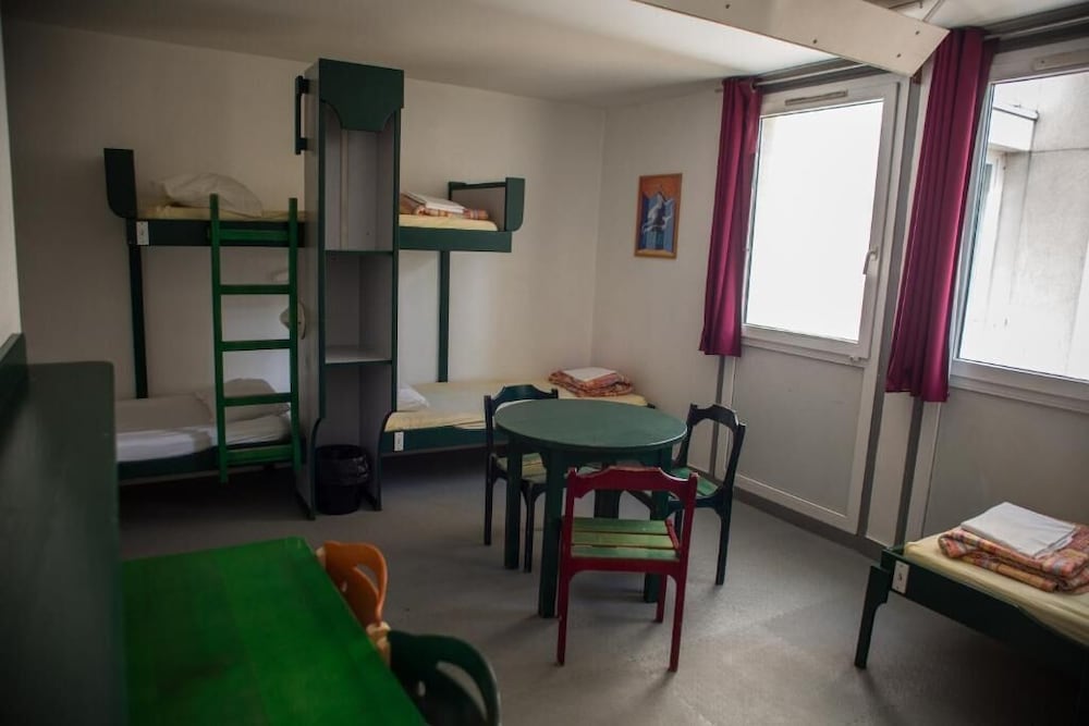 

Brindisi - Ivry-sur-Seine - Auberge de Jeunesse Paris - Le d'Artagnan