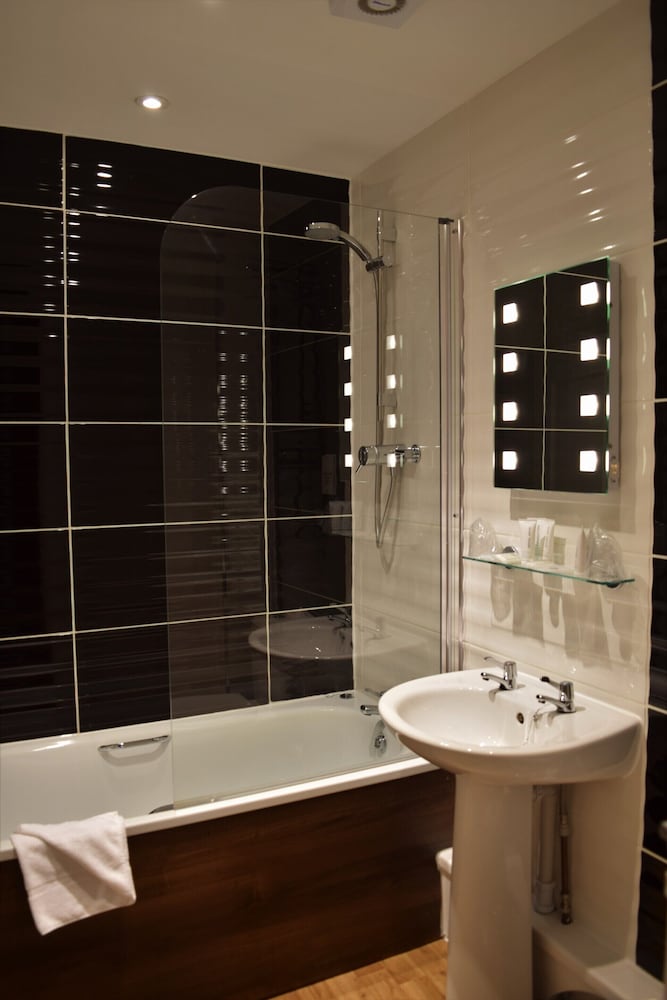 

Venezia - Tonbridge - The Rose & Crown Hotel