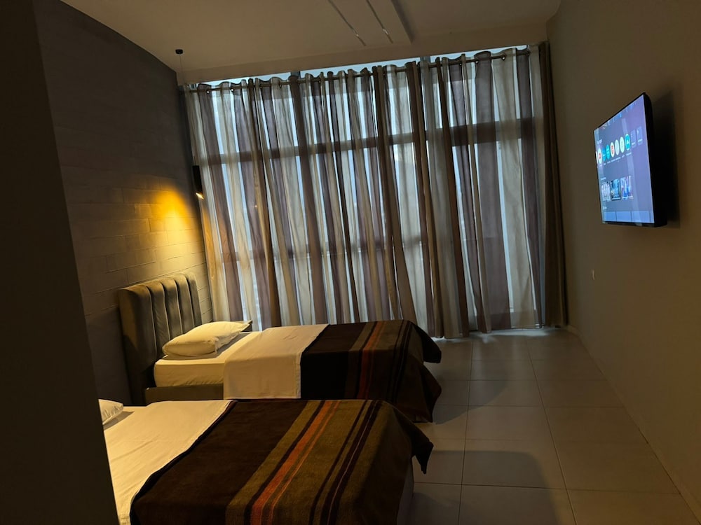 

Venezia - Tirana - Hotel Gjuta