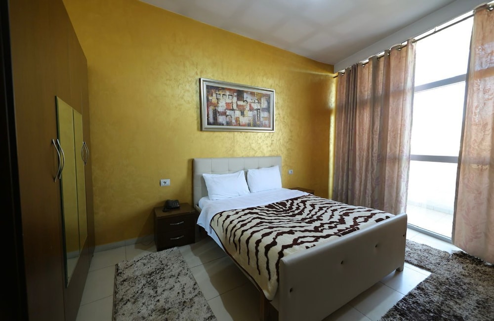 

Pisa - Tirana - Hotel Gjuta