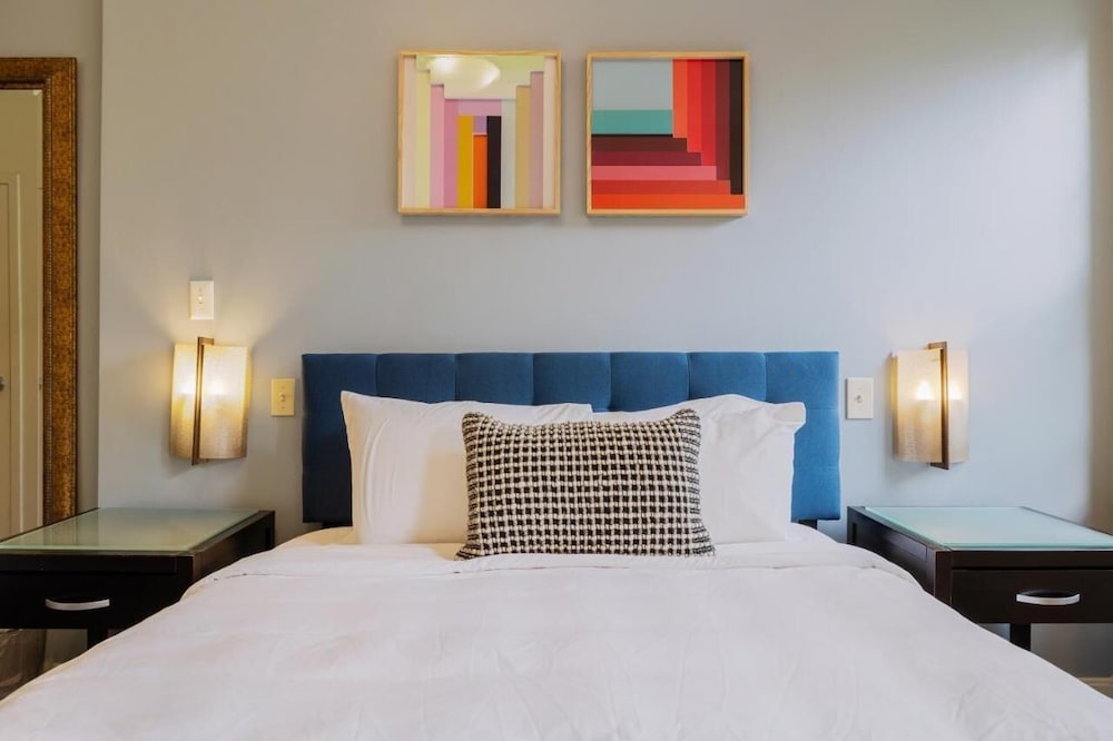 

Bologna - Long Island City - 414 Hotel