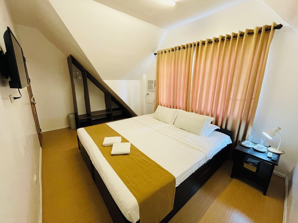 

Bologna - Boracay - Castle Rock Boracay