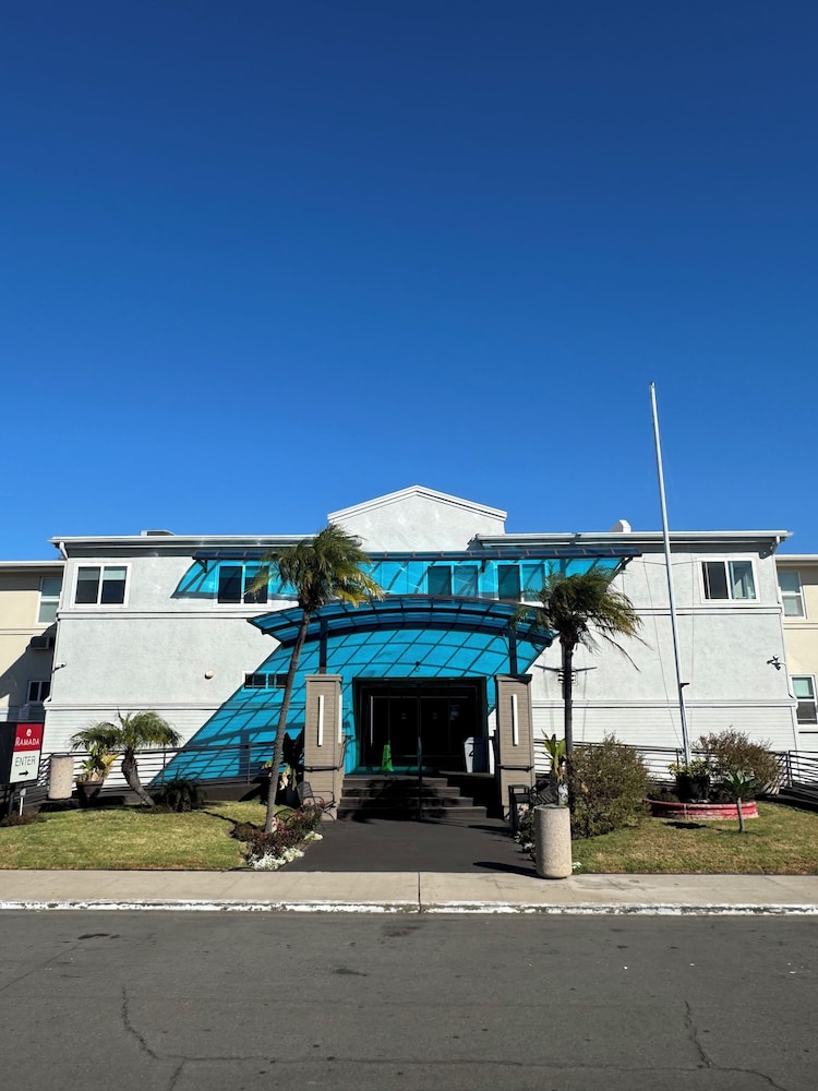 

Roma - San Diego - Ramada By Wyndham San Diego Airport