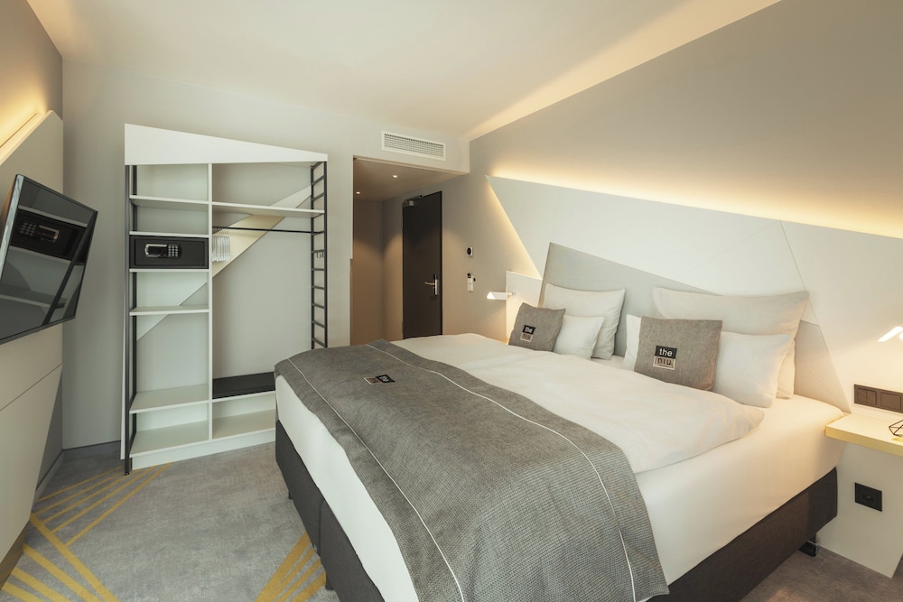 

Bologna - Francoforte sul Meno - Holiday Inn - the niu, Coin Frankfurt Ostend, an IHG Hotel