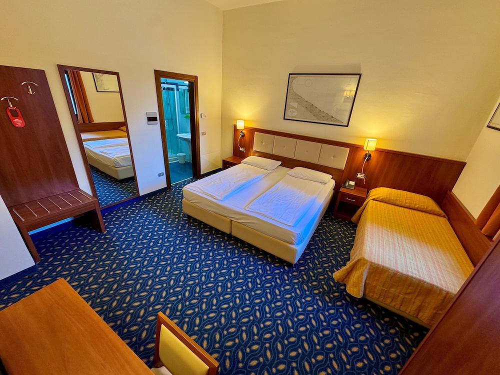 

Napoli - Arco - Lake Hotel Benaco