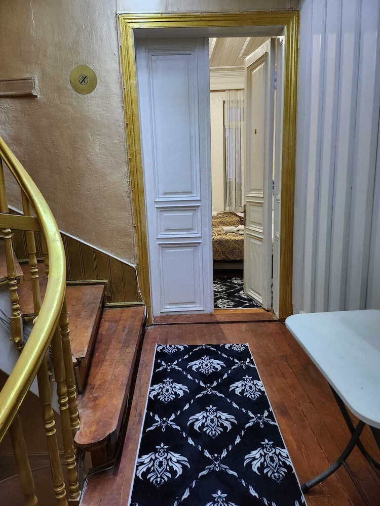 

Brindisi - Istanbul - Mila boutique&apt
