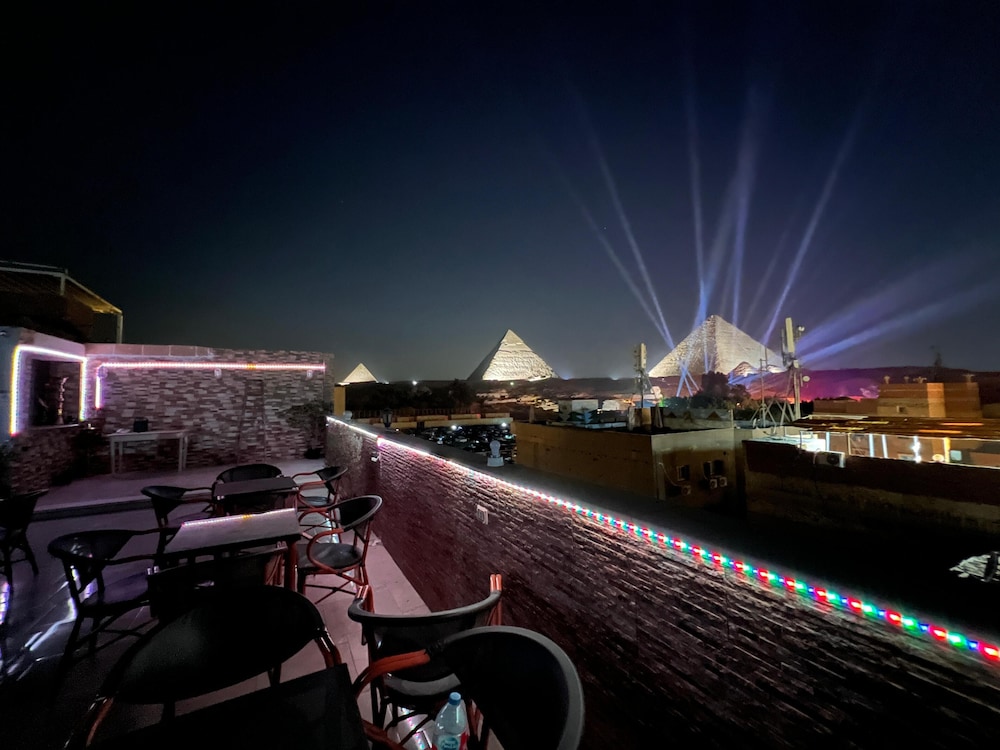 

Roma - Kirdāsah - Pyramids Live View Hotel