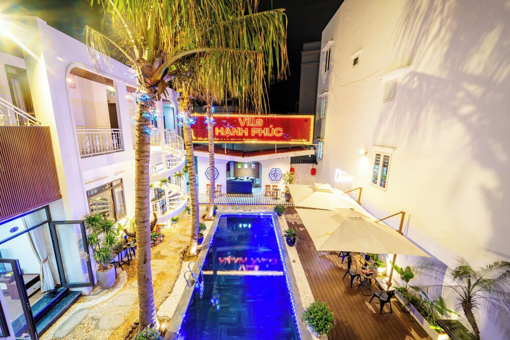 

Roma - Ha Long - Villa Hanh Phuc Bai Chay