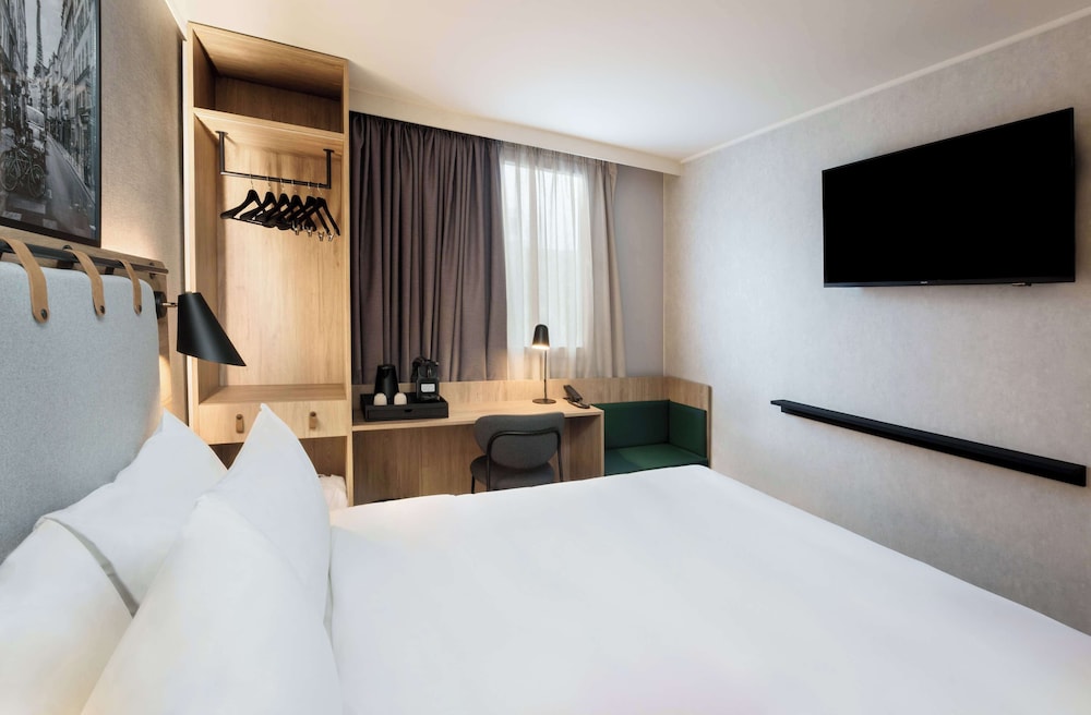 

Milano - Parigi - Campanile Paris Ouest - Gennevilliers Port