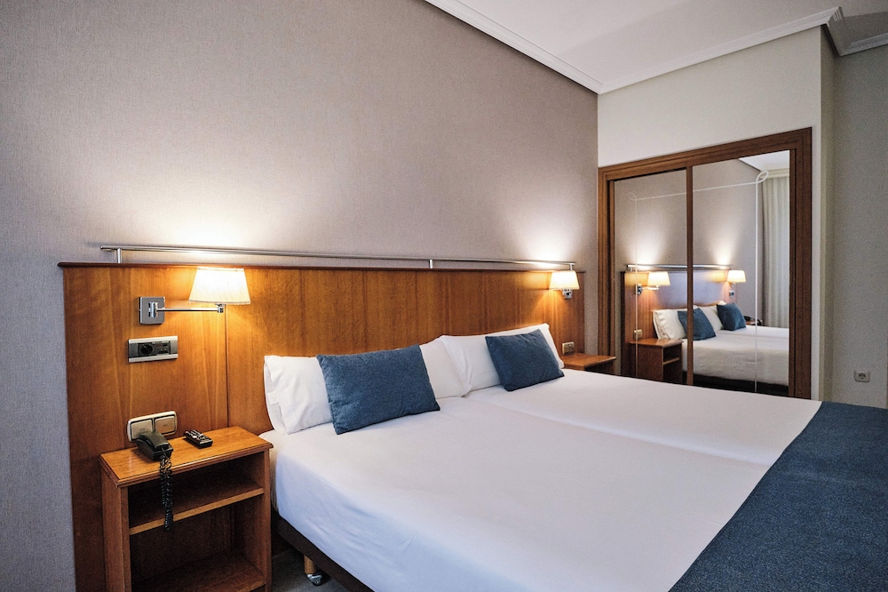 

Torino - Santiago de Compostela - Hotel Ciudad de Compostela