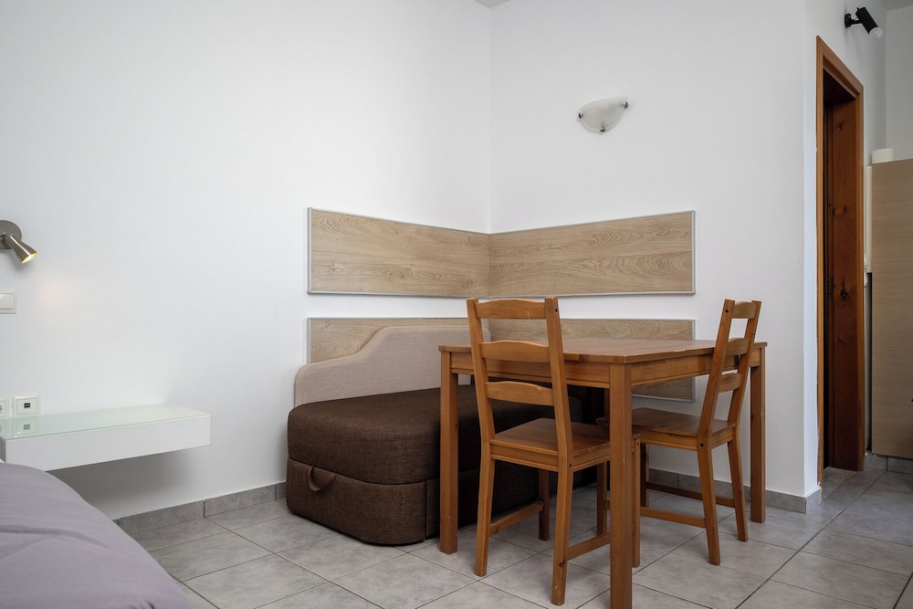 

Bologna - Rodi, Isole Greche - Triantafillas Suites