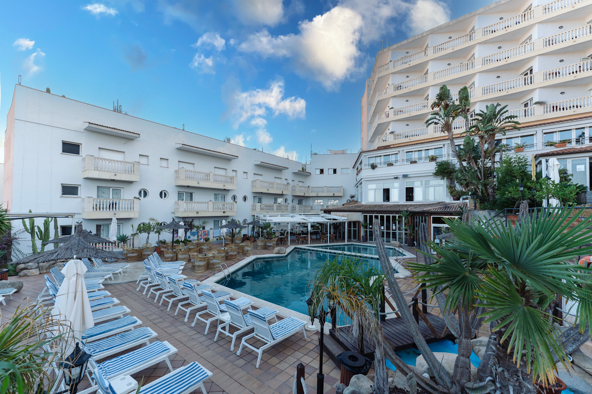 

Bari - Lloret de Mar - Hotel Alba Seleqtta