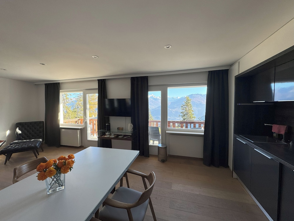 

Milano - Crans-Montana - Crans Montana Suites
