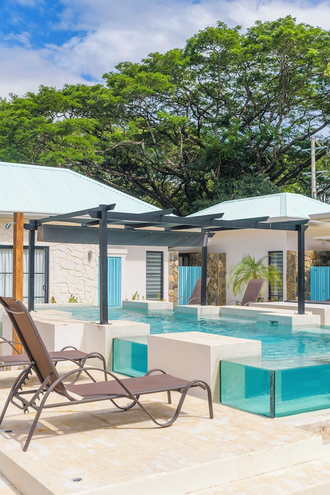 

Milano - Tamarindo - Villas VR Beachwalk Avellanas