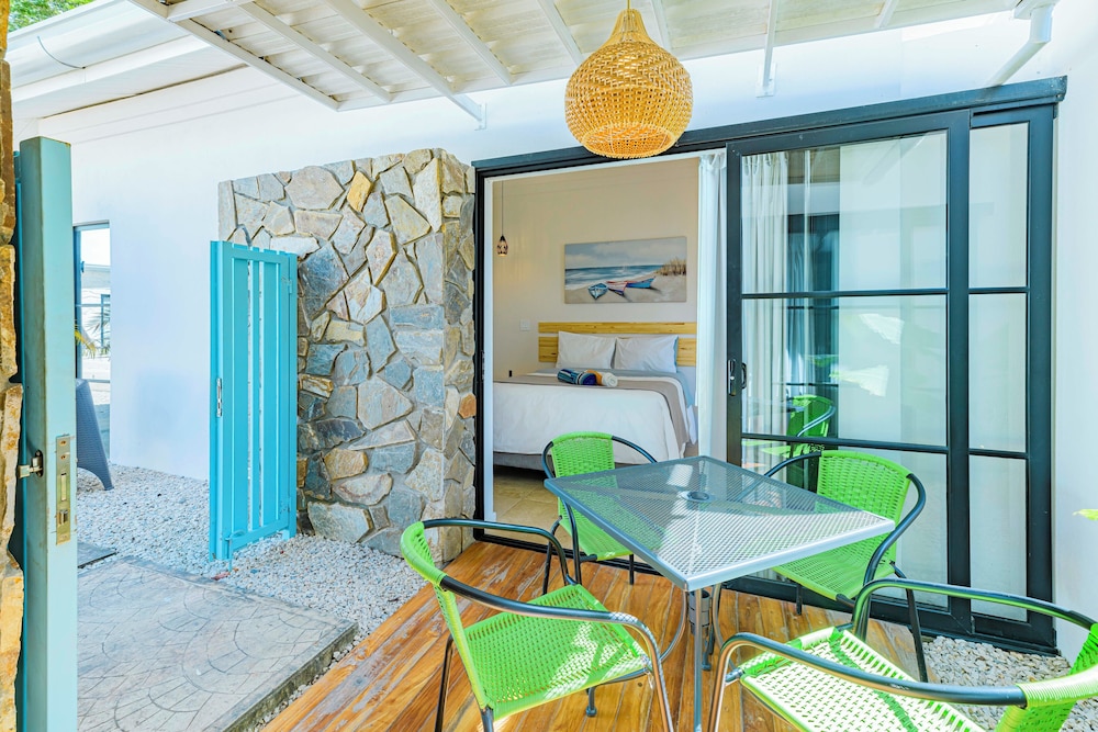 

Genova - Tamarindo - Villas VR Beachwalk Avellanas