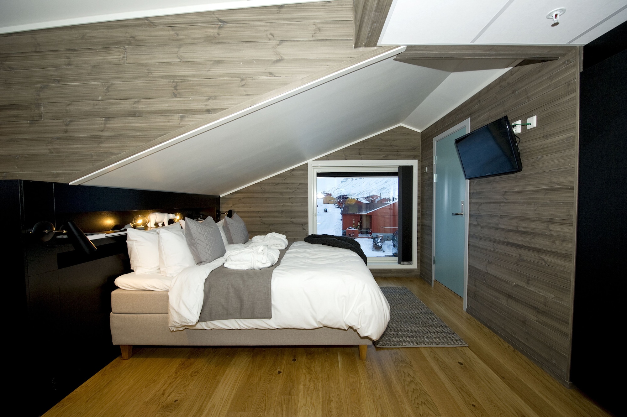 

Milano - Longyearbyen - Svalbard Hotel